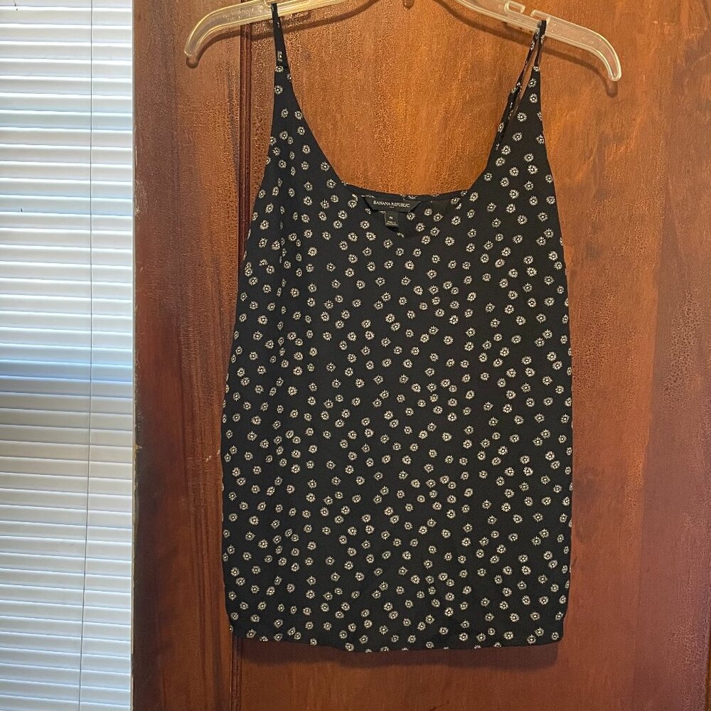 Banana Republic V-Neck Adjustable Tank Camisole Black Floral Size Medium.